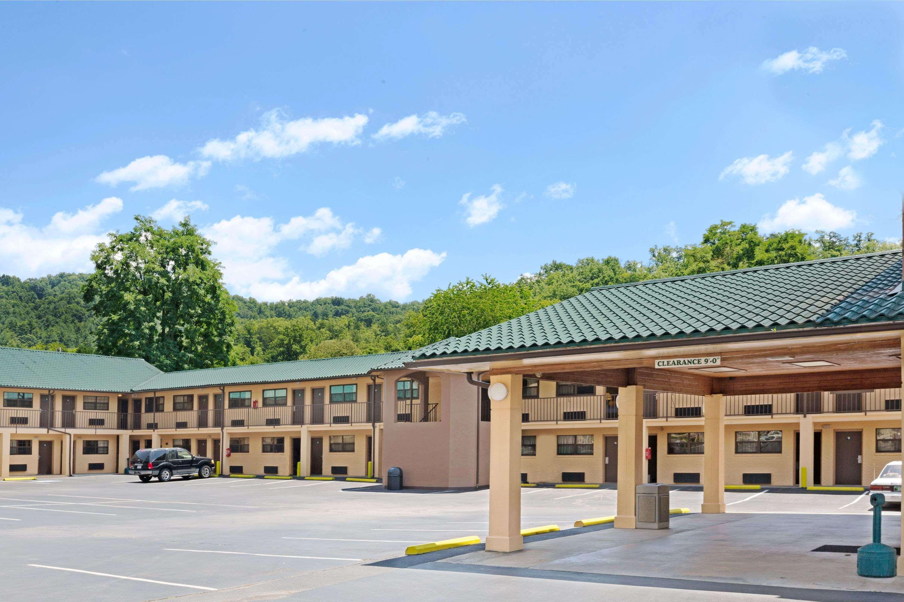Days Inn By Wyndham Cherokee Near Casino Eksteriør billede